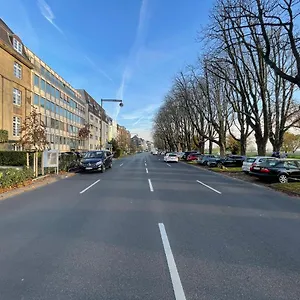 Exclusive Wohunung Direkt Am Rhein 1.5 Km Von Der Messe Apartment Düsseldorf
