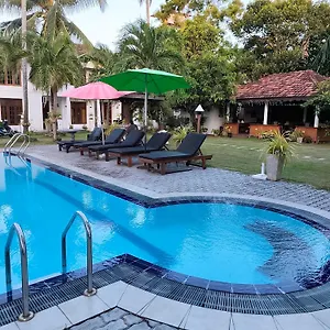 Vijai Negombo
